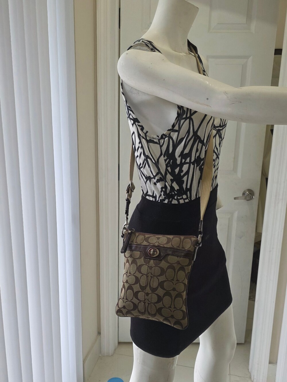 Coach Signature Jacquard Brown/Tan leather Crossbody bag - Picture 5 of 11